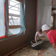 Technique de pose d'enduis paille et terre sur bois - Visite de chantier de construction du groupe scolaire à Rountzenheim-Auenheim